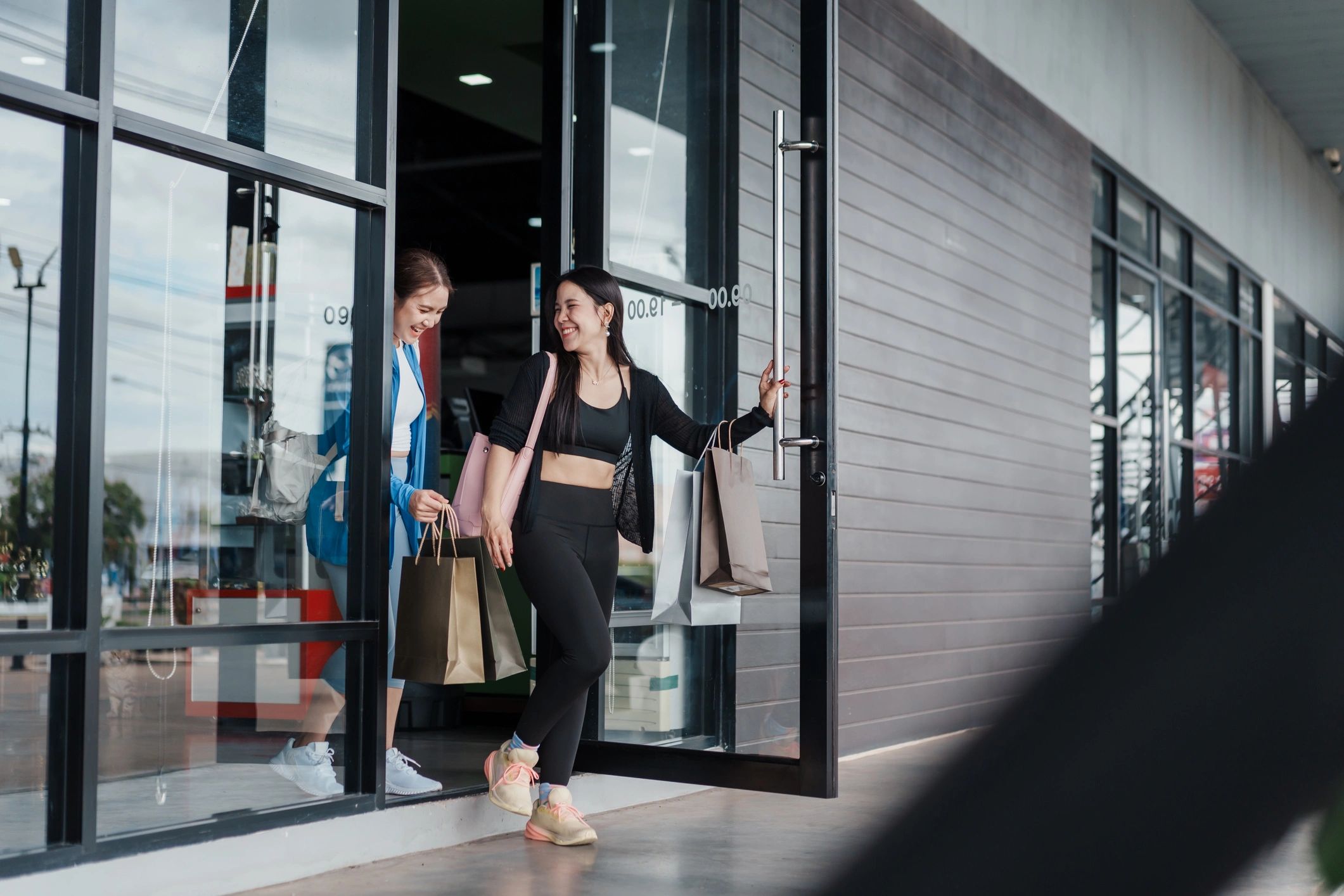 happy customers fashion shopping